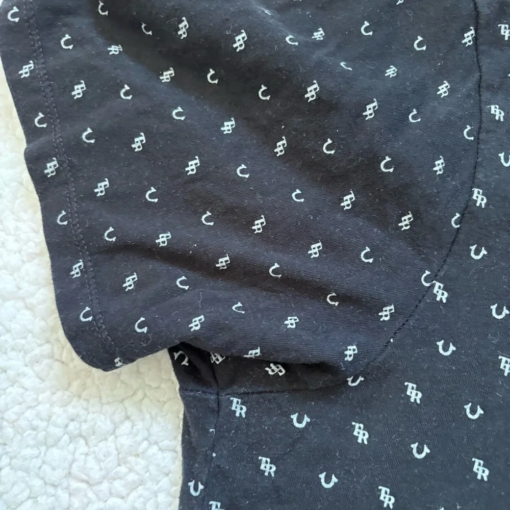 ⭐️⭐️⭐️True Religion Black T-Shirt with White logo Pattern size XL